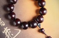 小叶紫檀手串：一种独特的珠宝饰品